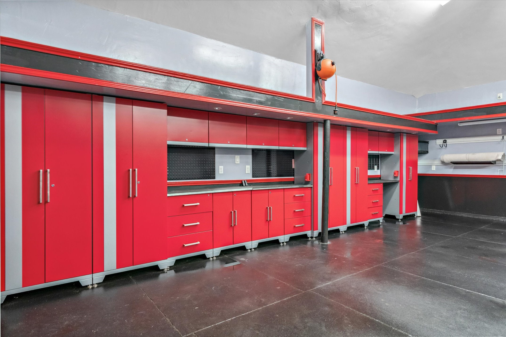 302 Erwin Street Edgewood, TX 75117 - Photo 33 of 40 a view of front door with a chair and door