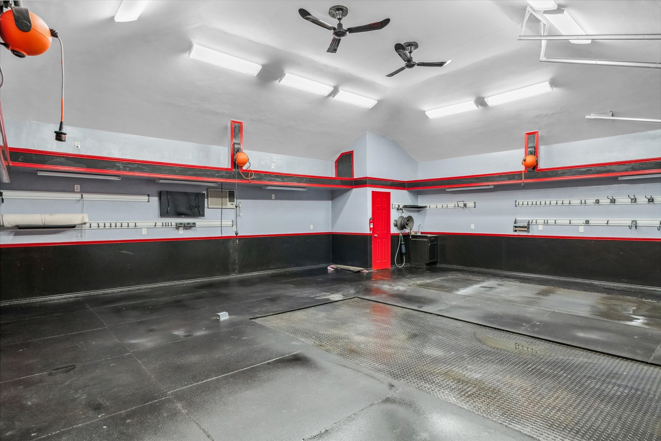 302 Erwin Street Edgewood, TX 75117 - Photo 34 of 40 a view of garage