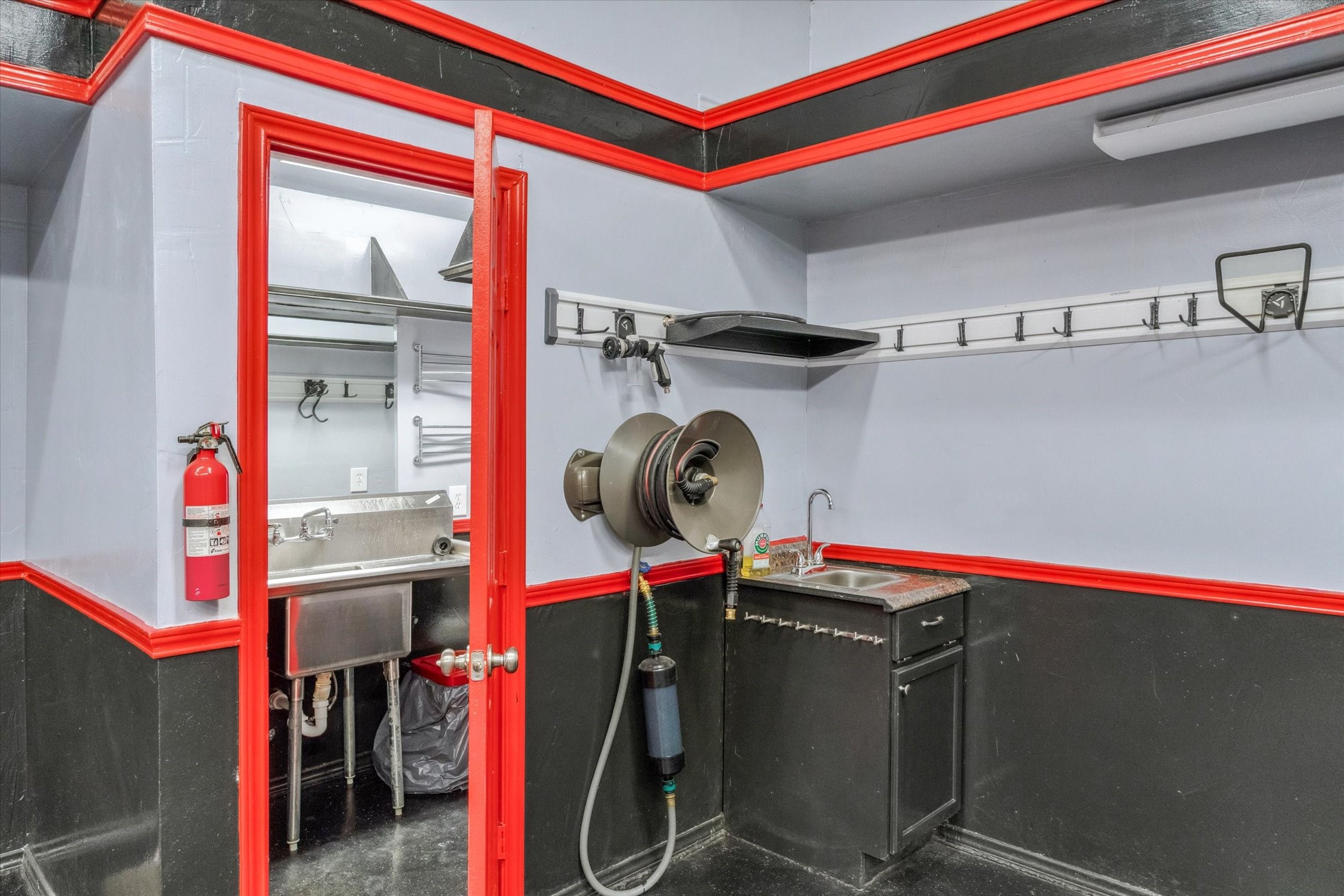 302 Erwin Street Edgewood, TX 75117 - Photo 35 of 40 a utility room with dryer and washer