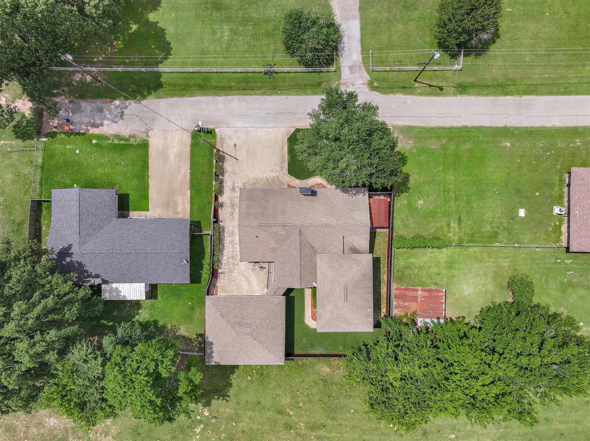302 Erwin Street Edgewood, TX 75117 - Photo 40 of 40 an aerial view of a house
