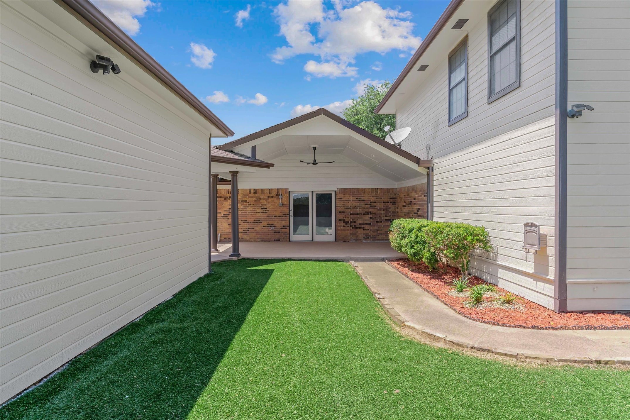 302 Erwin Street Edgewood, TX 75117 - Photo 4 of 40 a view of a house with a yard