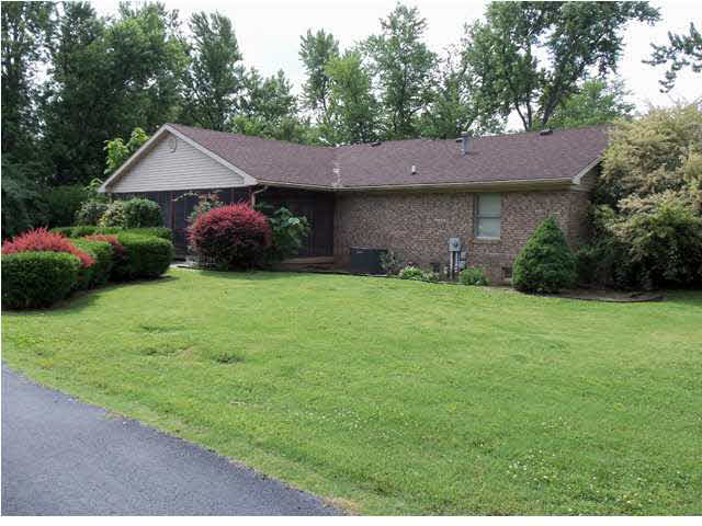 5800 Stacer Road Newburgh, IN 47630 - Photo 2 of 28 Gallery Image 2