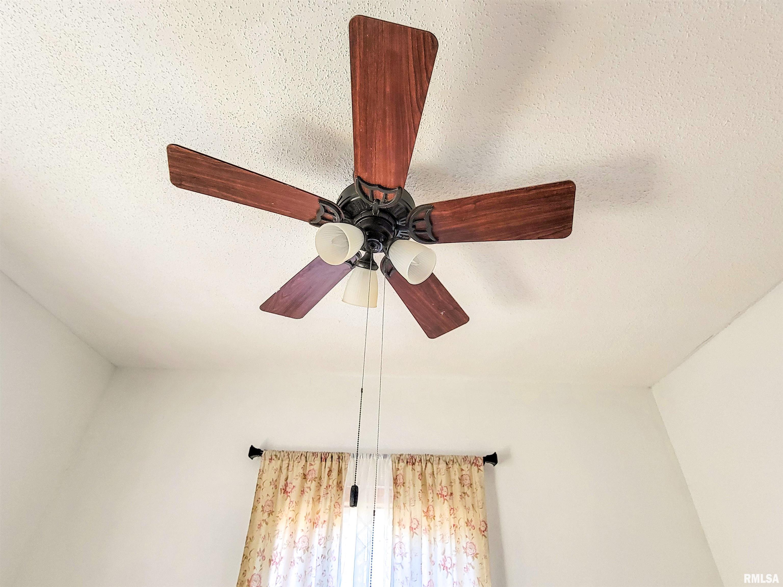 334 East 4th Street Flora, IL 62839 - Photo 15 of 48