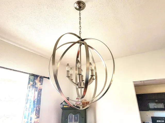 $55,000 | 334 East 4th Street, Flora, IL 62839