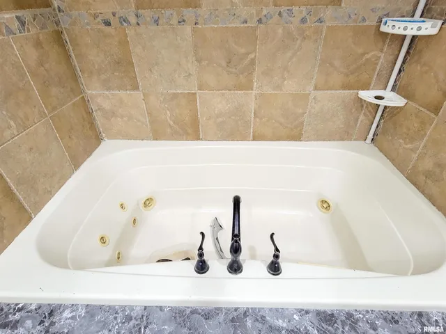 $55,000 | 334 East 4th Street, Flora, IL 62839