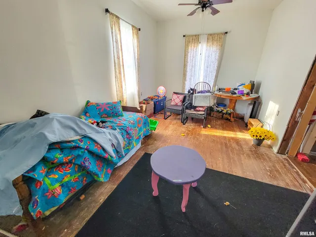 $55,000 | 334 East 4th Street, Flora, IL 62839