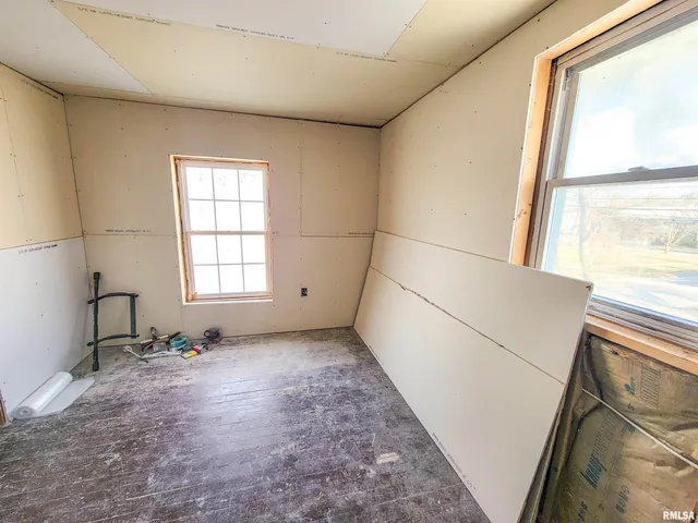 $55,000 | 334 East 4th Street, Flora, IL 62839