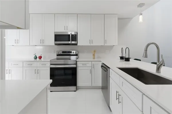 $595,000 | 8044 Sandpoint Boulevard, Orlando, FL 32819