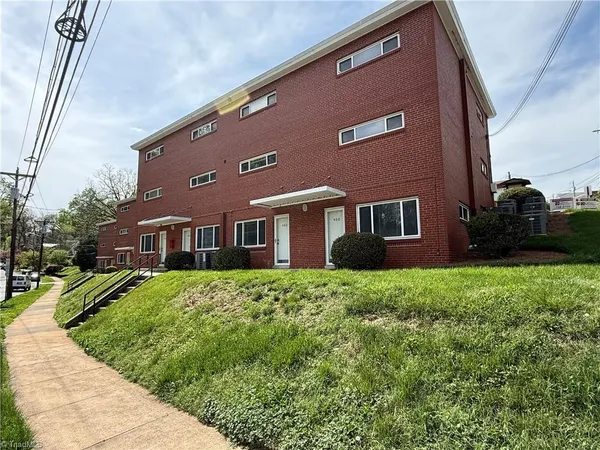 $825 | 400 Lockland Avenue, Winston-Salem, NC 27103