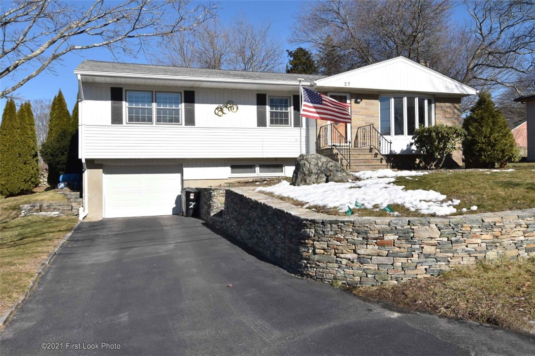 27 Susan Circle Johnston, RI 02919 - Photo 2 of 32