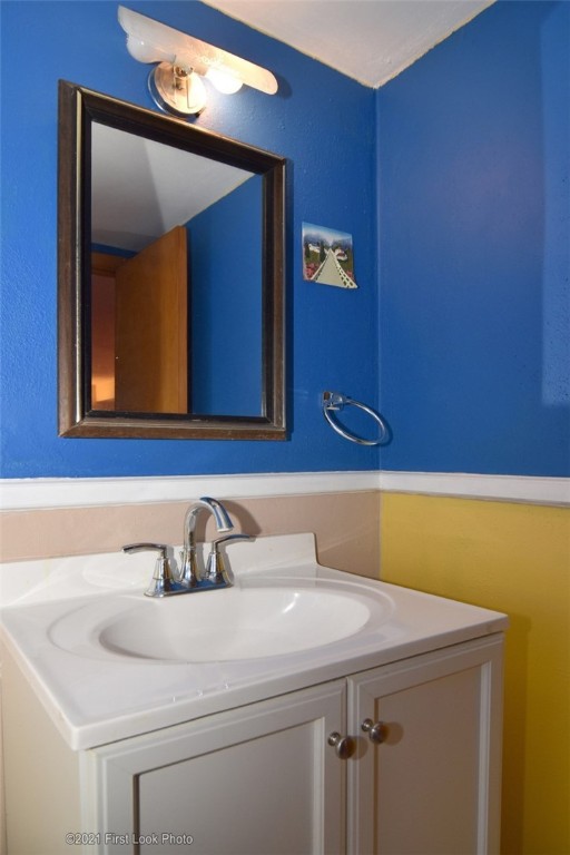 27 Susan Circle Johnston, RI 02919 - Photo 27 of 32 Half Bath