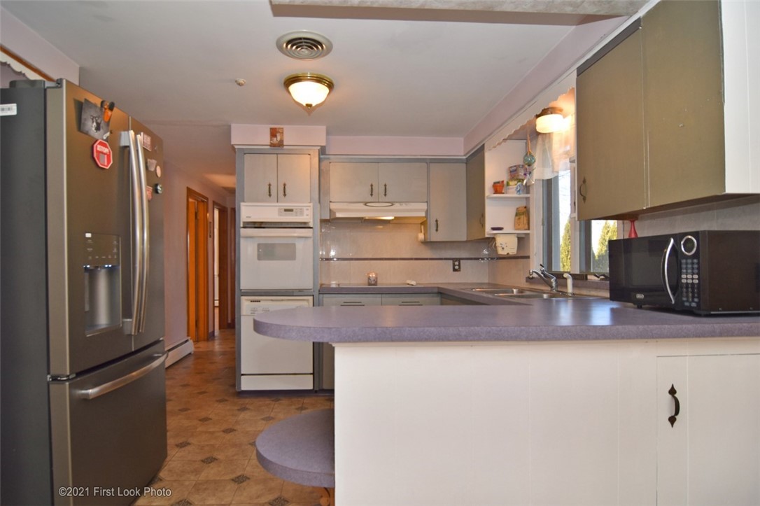 27 Susan Circle Johnston, RI 02919 - Photo 7 of 32