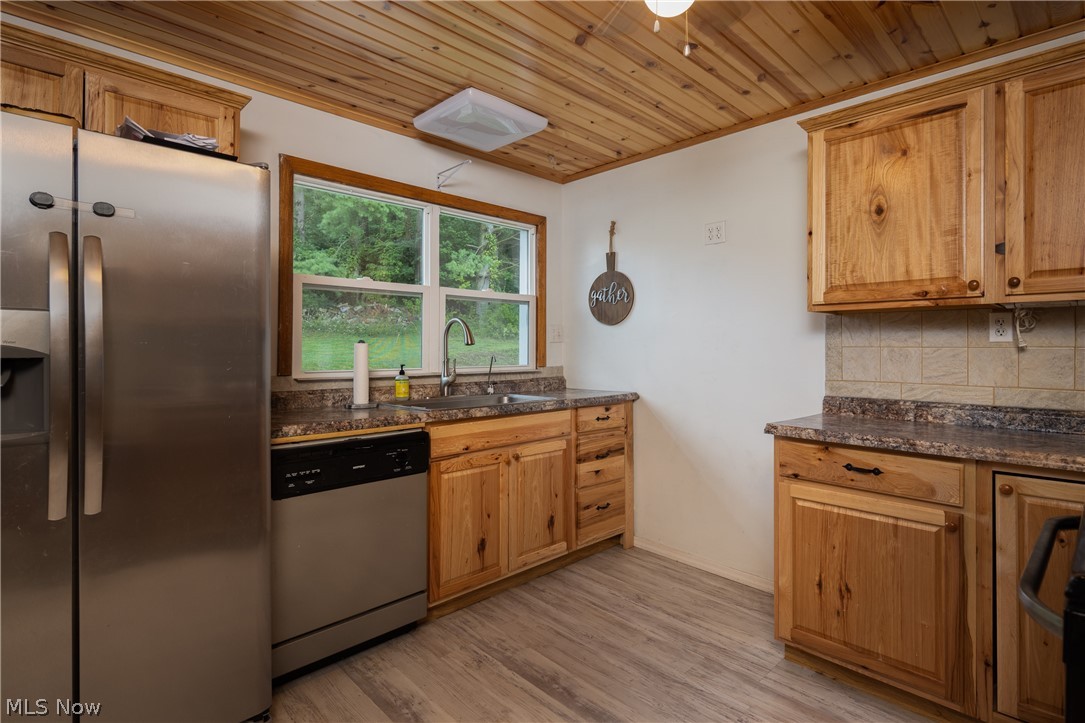 6417 Wolf Run Road Southeast Dennison, OH 44621 - Photo 13 of 23