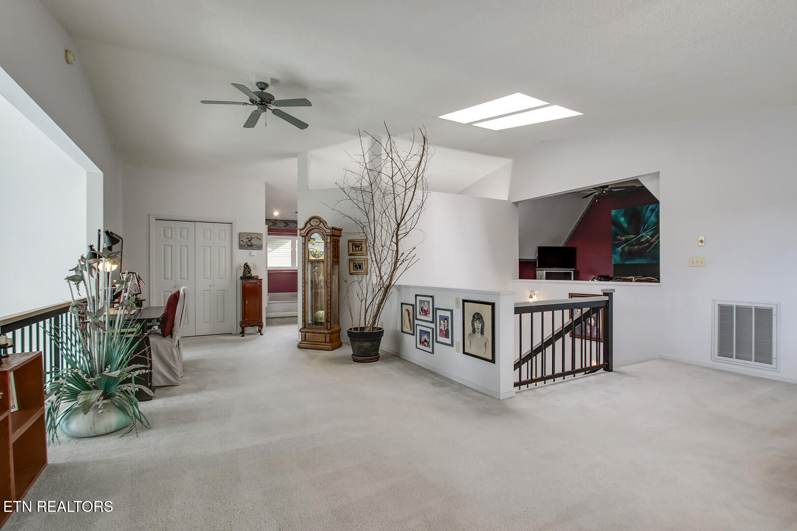 242 Chatuga Way Loudon, TN 37774 - Photo 30 of 60 30_242 Chatuga Way_MasterLoft02