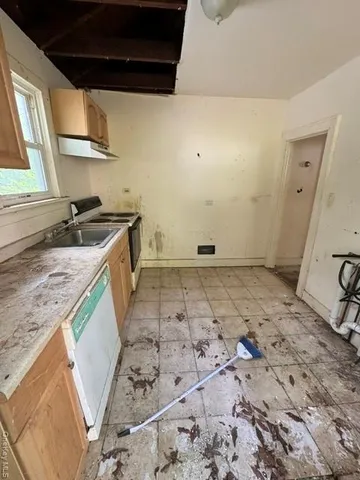 a view of entryway and hall