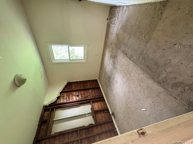157 Tanglewylde Road Lake Peekskill, NY 10537 - Photo 9 of 13 a view of an empty room