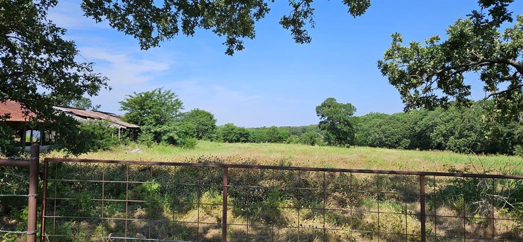 1651 Desvoignes Road Denison, TX 75021 - Photo 4 of 10 Gallery Image 4