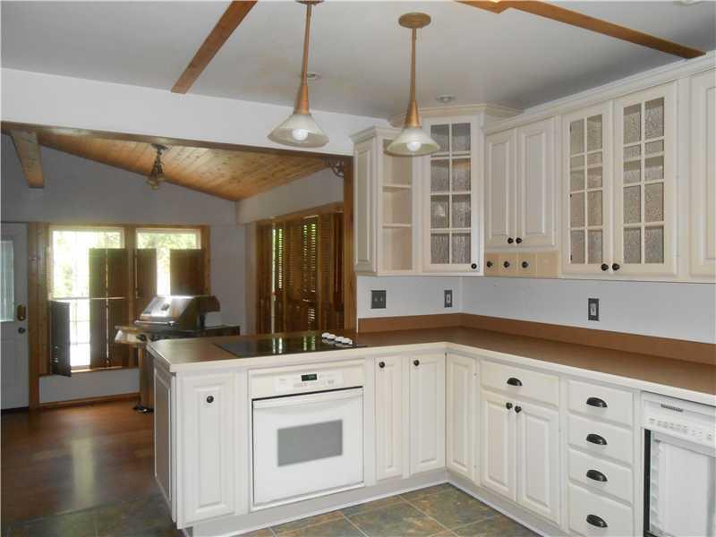 2312 Dellenbaugh Road Tarentum, PA 15084 - Photo 4 of 23 Kitchen.
