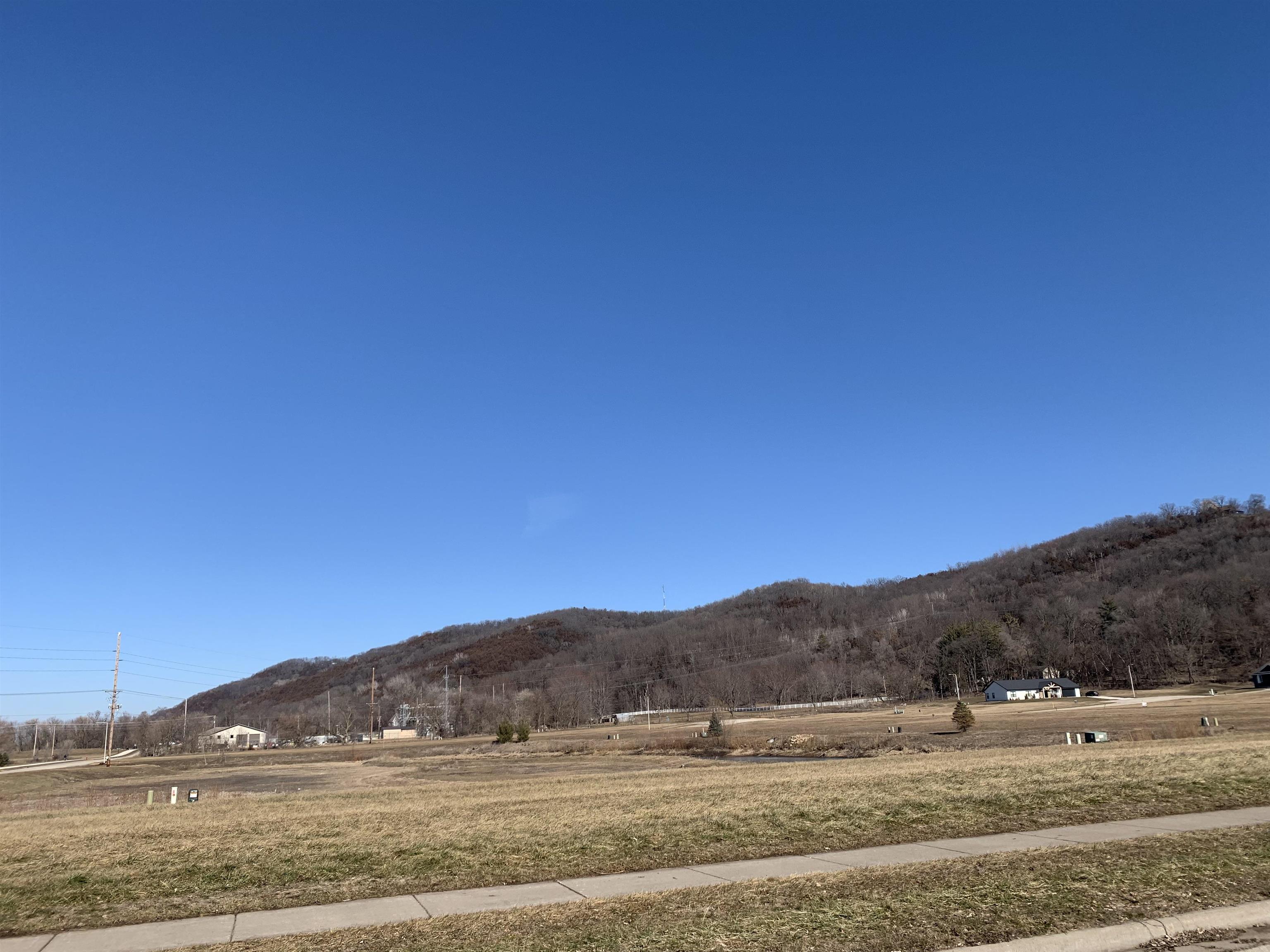 2105 East Lessard Street Prairie du Chien, WI 53821 - Photo 2 of 3