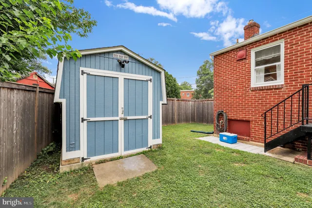 $633,000 | 1215 Kirklynn Avenue, Takoma Park, MD 20912