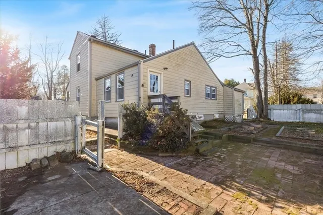 $499,000 | 23 North Street, Medway, MA 02053