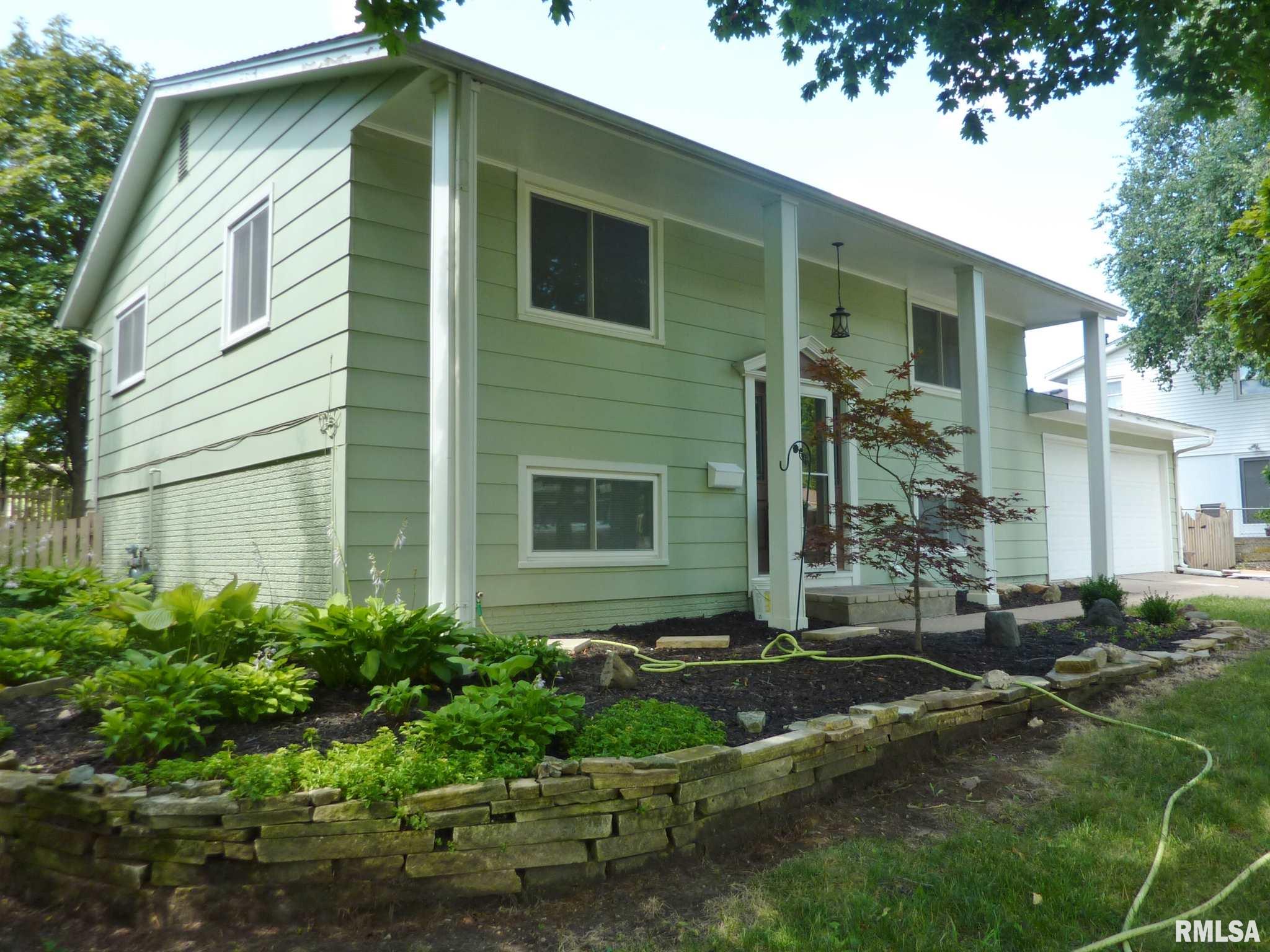 131 Westerfield Road Davenport, IA 52806 - Photo 2 of 17 Gallery Image 2