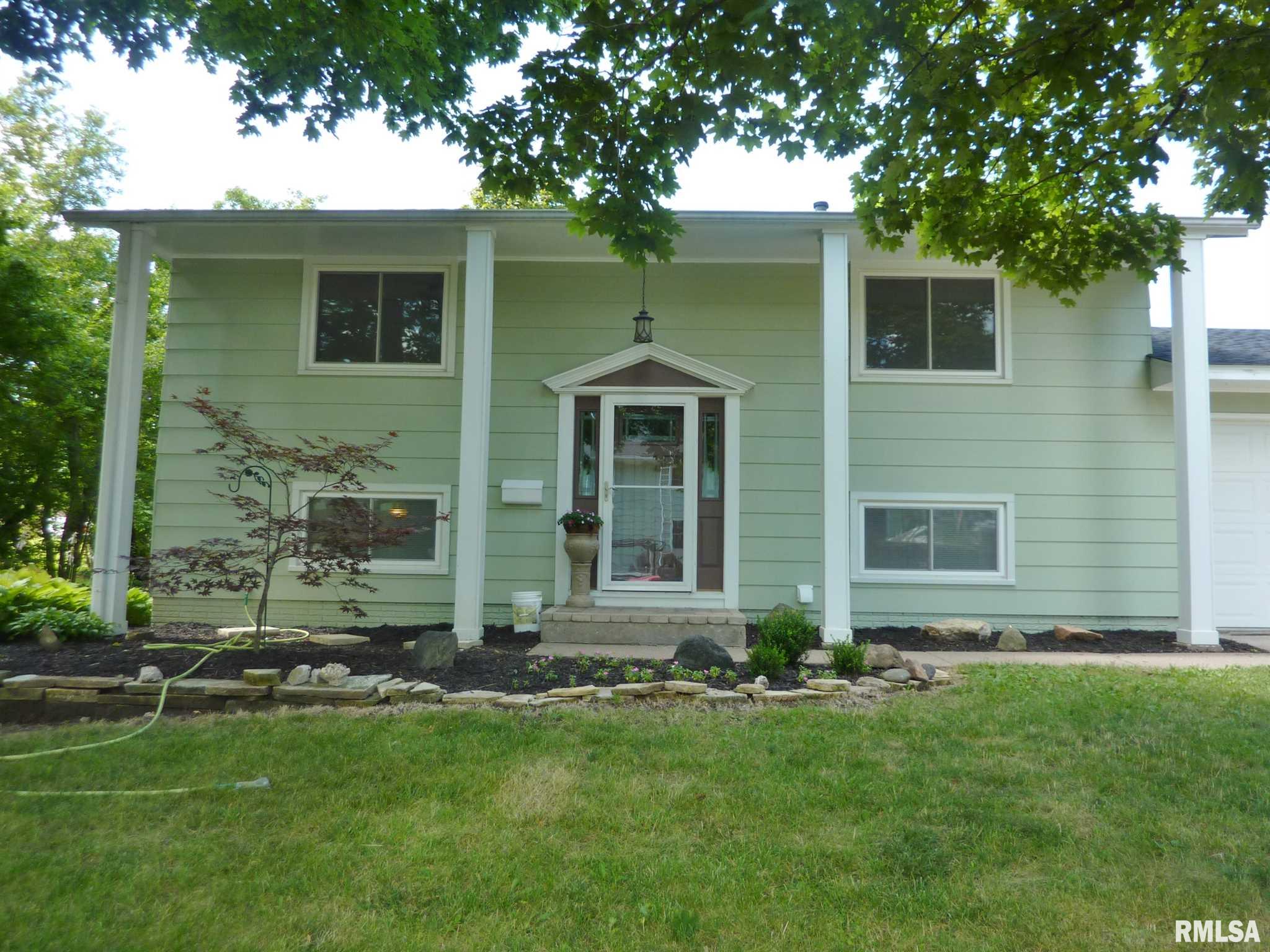 131 Westerfield Road Davenport, IA 52806 - Photo 3 of 17 Gallery Image 3