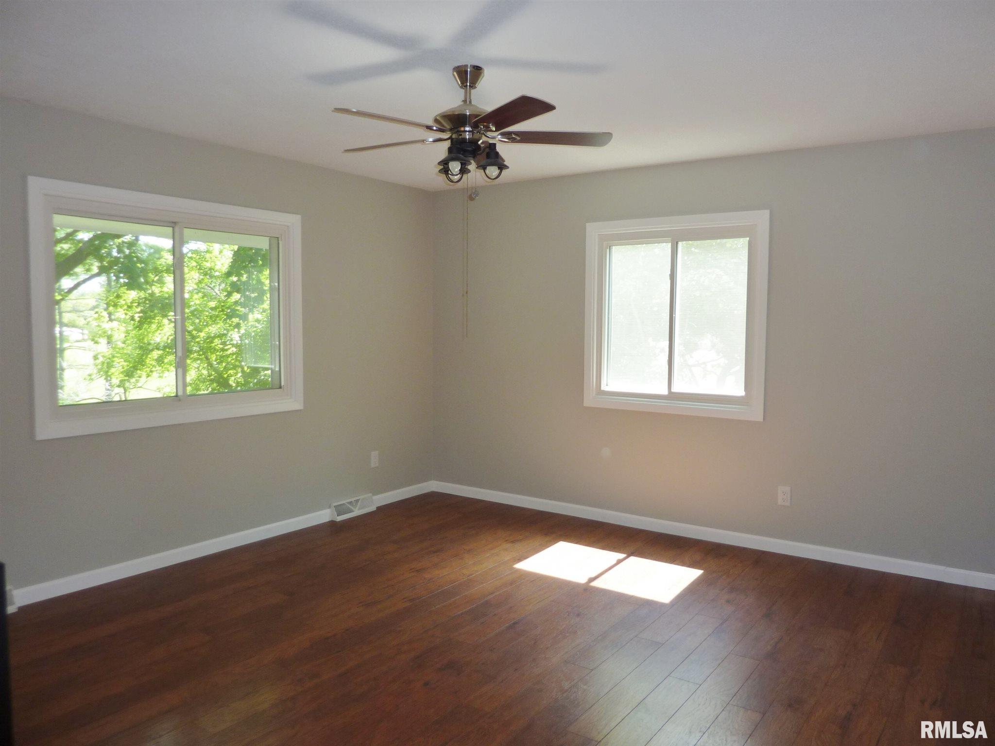 131 Westerfield Road Davenport, IA 52806 - Photo 4 of 17 Gallery Image 4