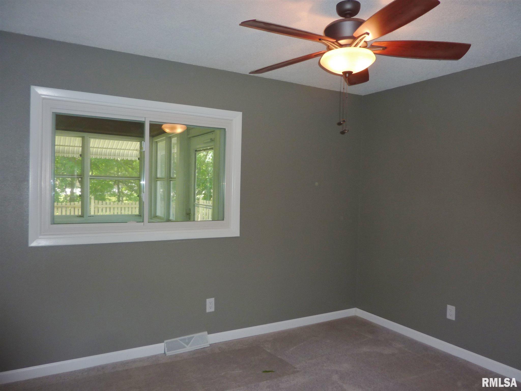 131 Westerfield Road Davenport, IA 52806 - Photo 9 of 17 Gallery Image 9
