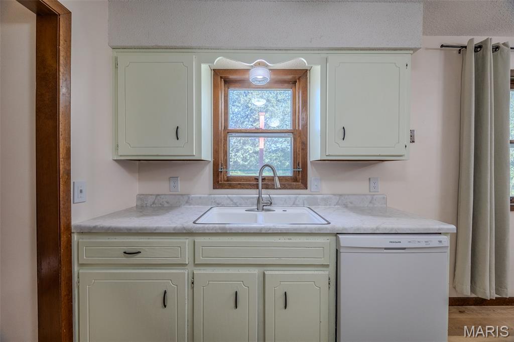 730 Tower Road Lebanon, MO 65536 - Photo 6 of 22