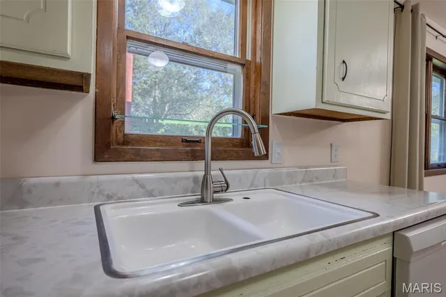 $180,000 | 730 Tower Road, Lebanon, MO 65536