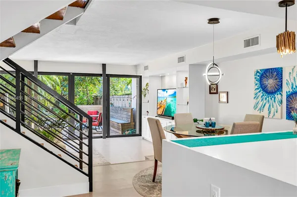 $5,500 | 7018 Southwest 53rd Lane, Miami, FL 33155