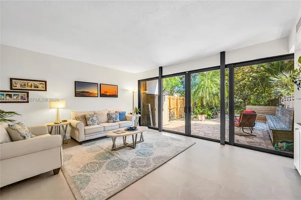 $5,500 | 7018 Southwest 53rd Lane, Miami, FL 33155