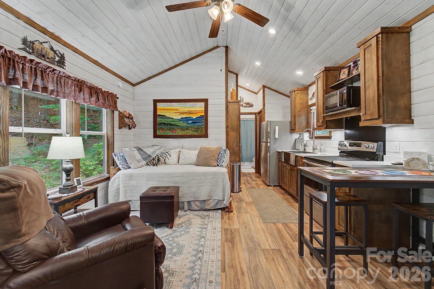 243 Jonquil Wds Road Franklin, NC 28734 - Photo 6 of 48
