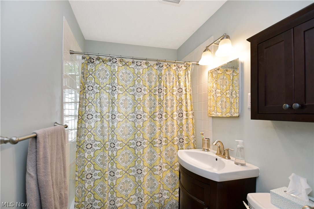 24587 Chardon Road Cleveland, OH 44143 - Photo 7 of 14 Gallery Image 7