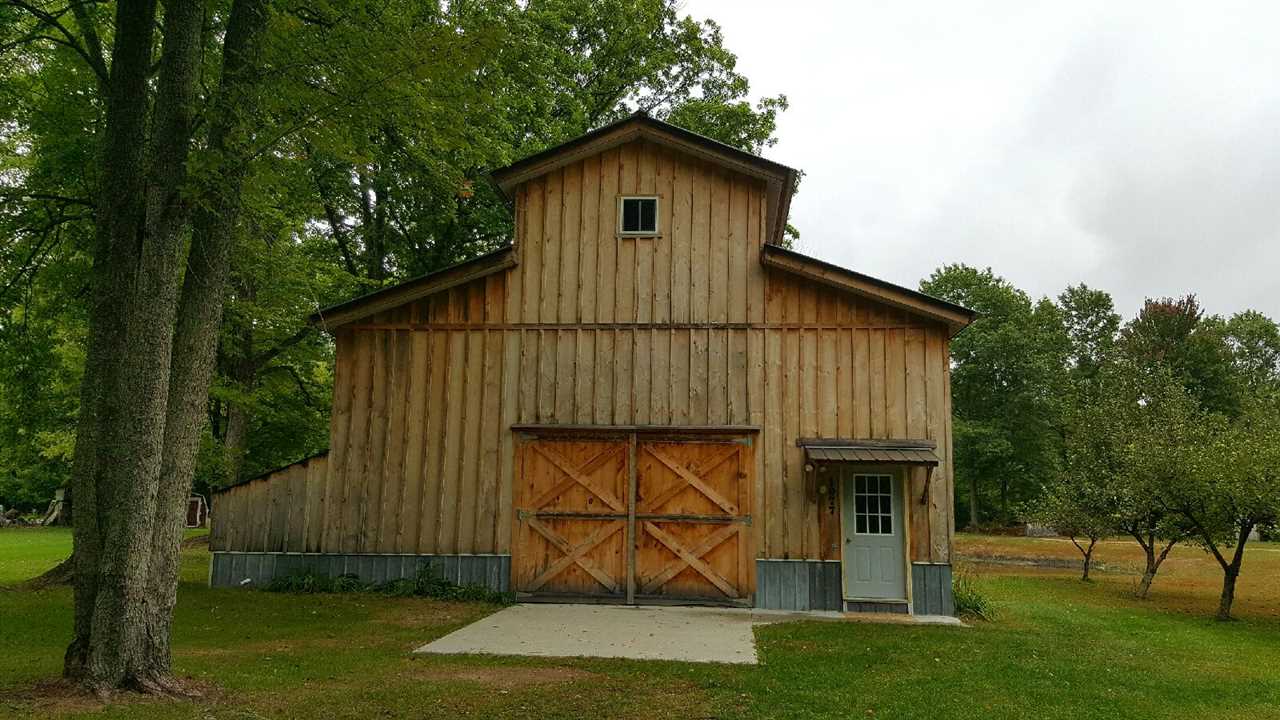 1077 South Dickenson Road Shepherd, MI 48883 - Photo 26 of 94 1823866-25.JPG