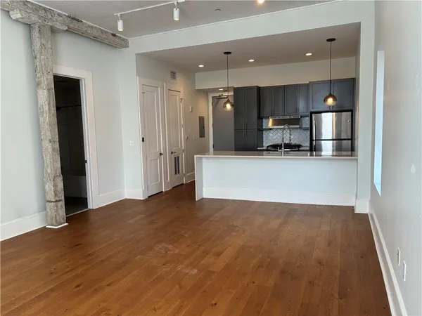 $2,200 | 221 Chartres Street, Unit 501, New Orleans, LA 70130