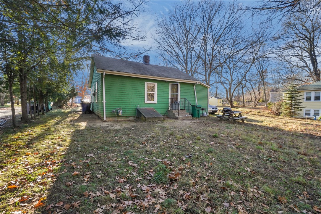 355 Church Avenue Warwick, RI 02889 - Photo 13 of 25