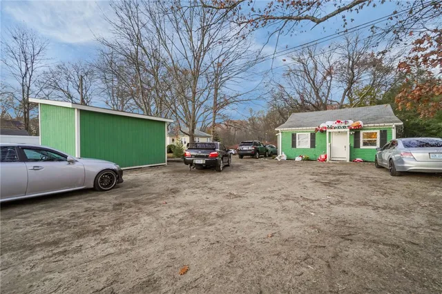 $320,000 | 355 Church Avenue, Warwick, RI 02889