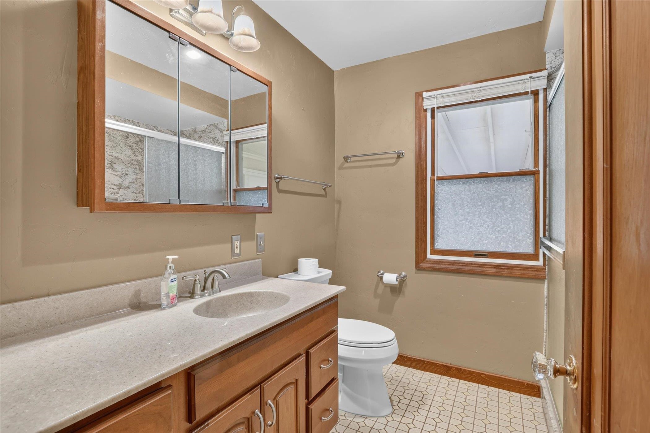 1129 Johnson Street Beloit, WI 53511 - Photo 21 of 35