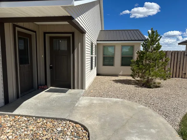 $330,000 | 401 Walnut East, Unit 1B, Saratoga, WY 82331