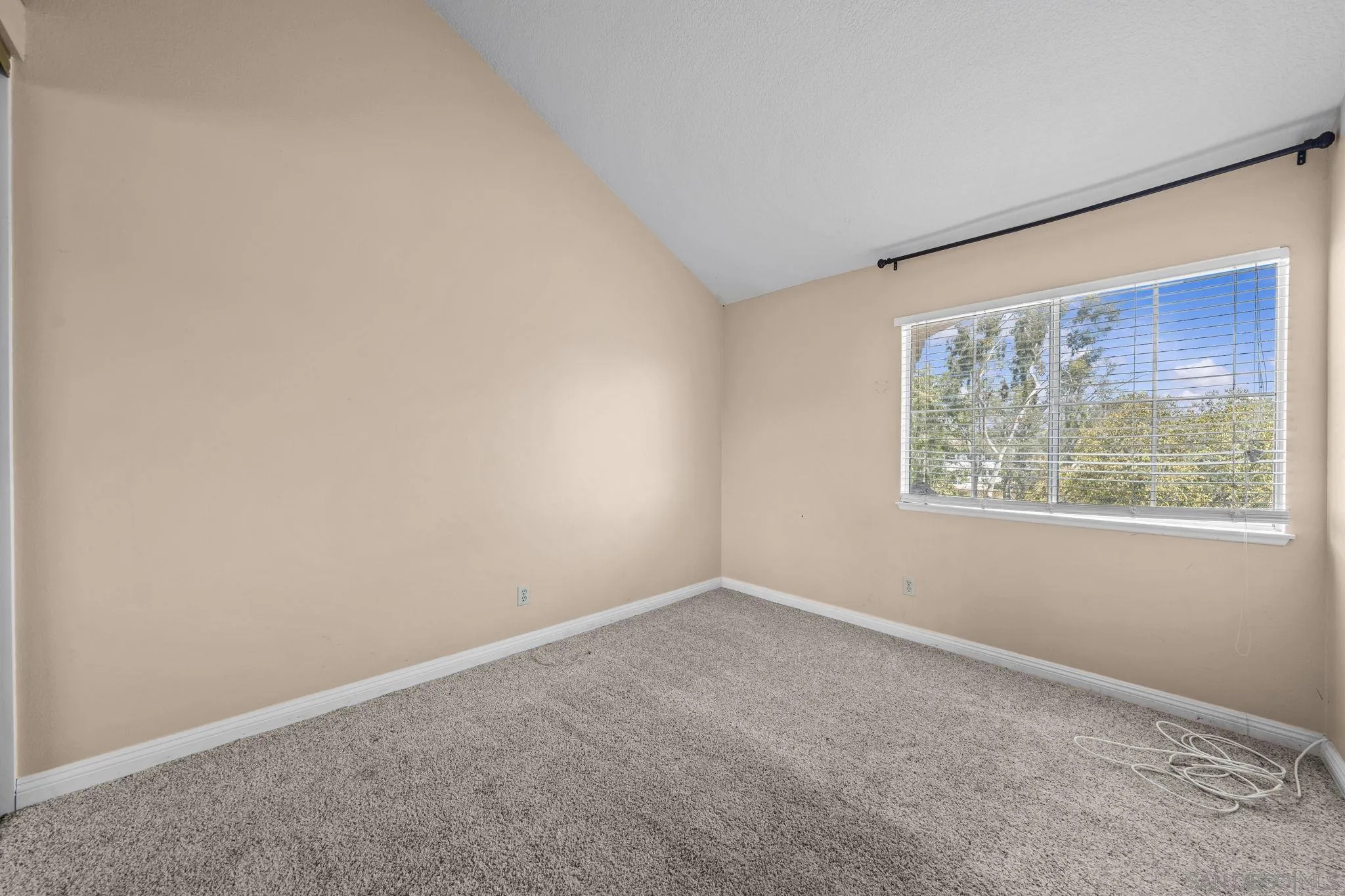 12280 Wildflower Lane Riverside, CA 92503 - Photo 11 of 21