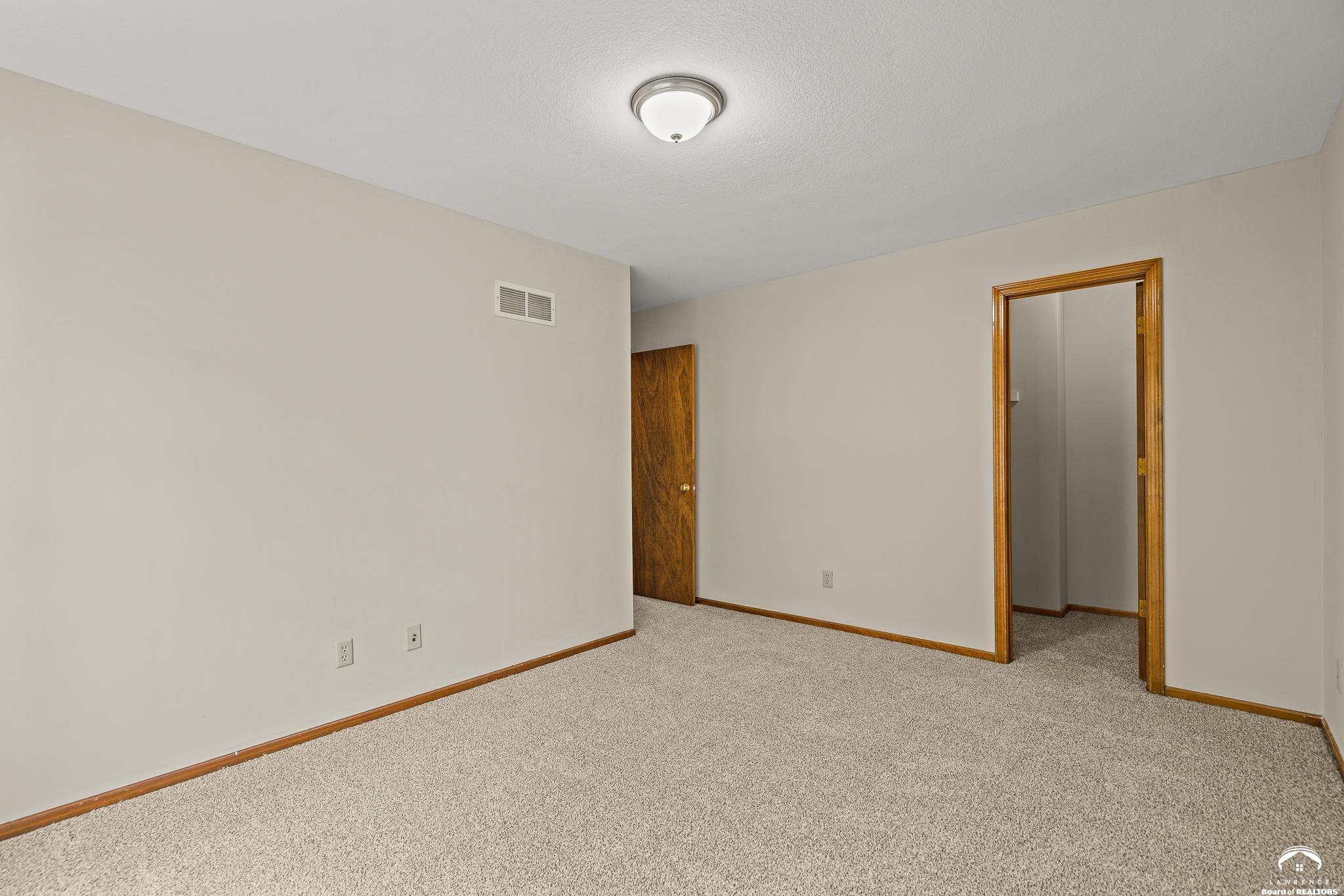 2206 Vail Way Lawrence, KS 66047 - Photo 23 of 39 Gallery Image 23