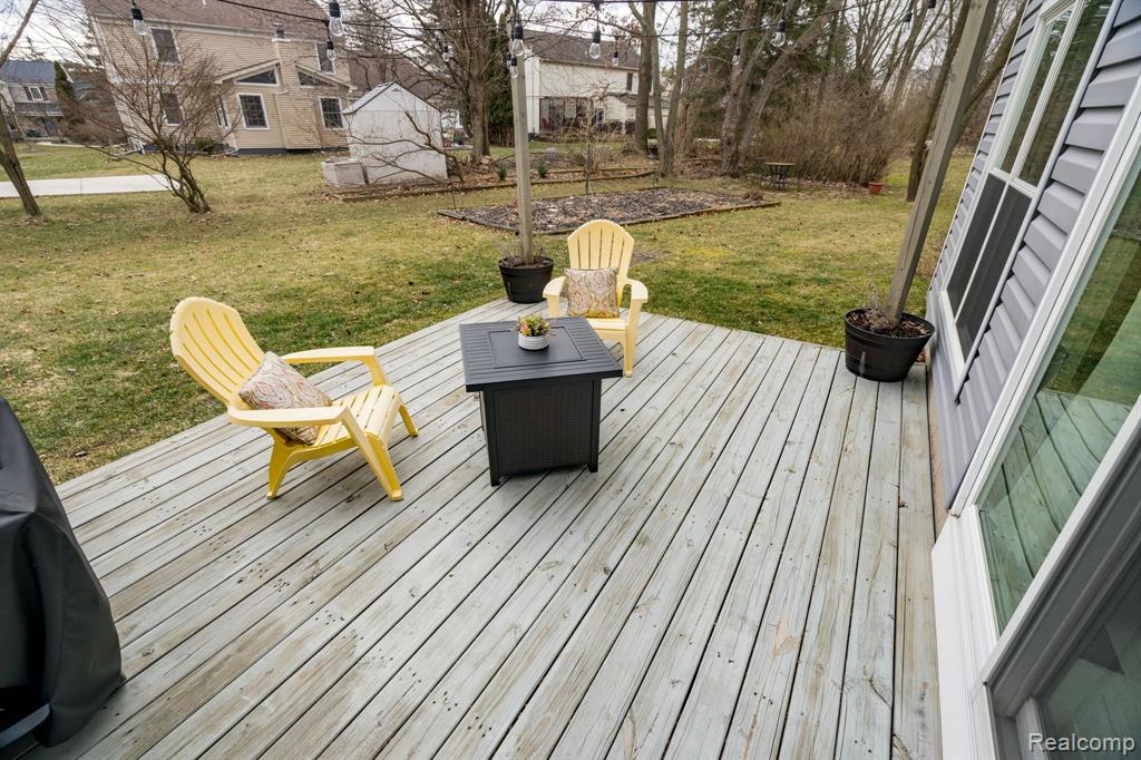 2011 Fairfield Drive Rochester Hills, MI 48306 - Photo 38 of 47