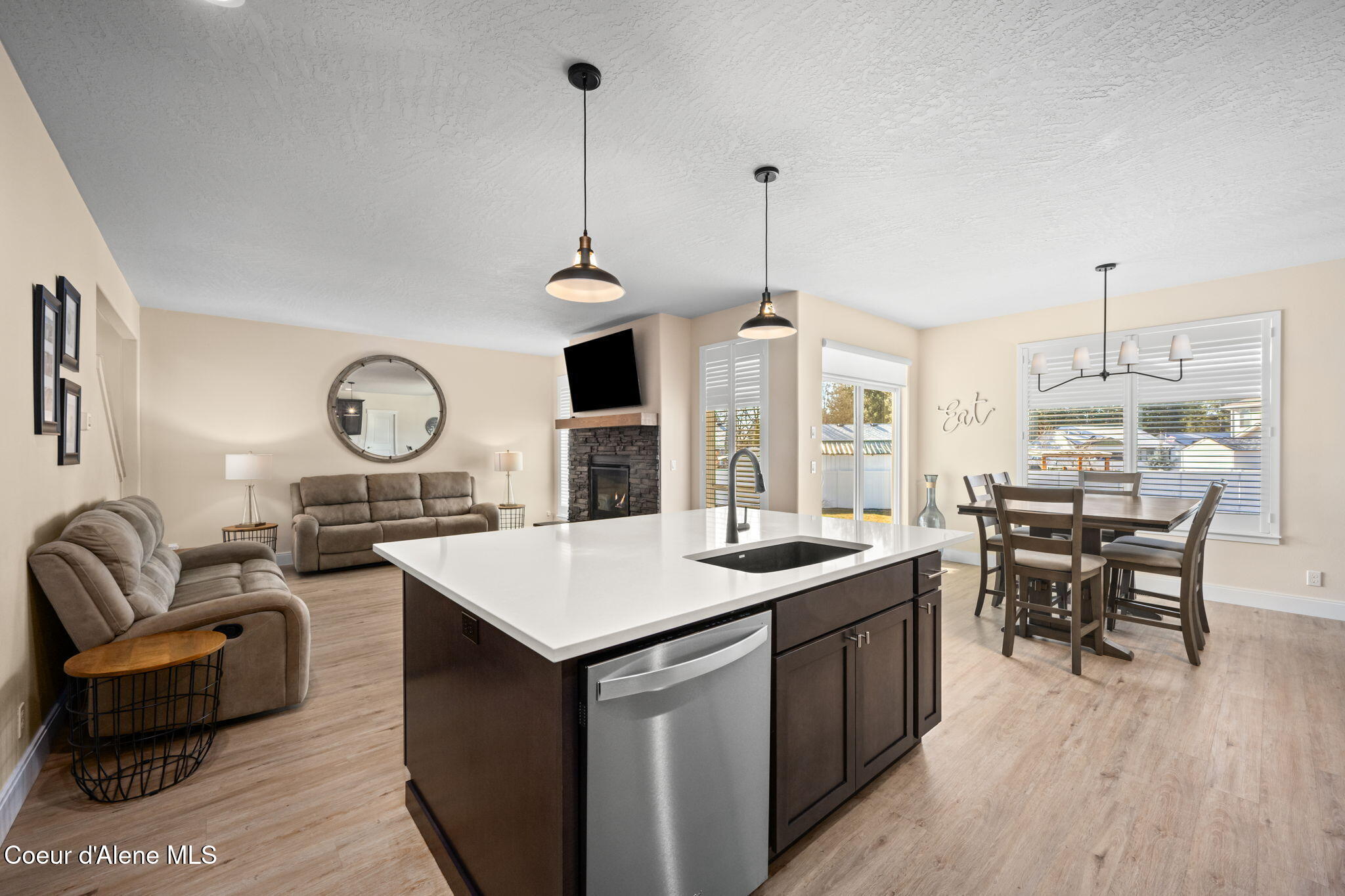 15289 North Liane Lane Rathdrum, ID 83858 - Photo 14 of 64 Open to living room