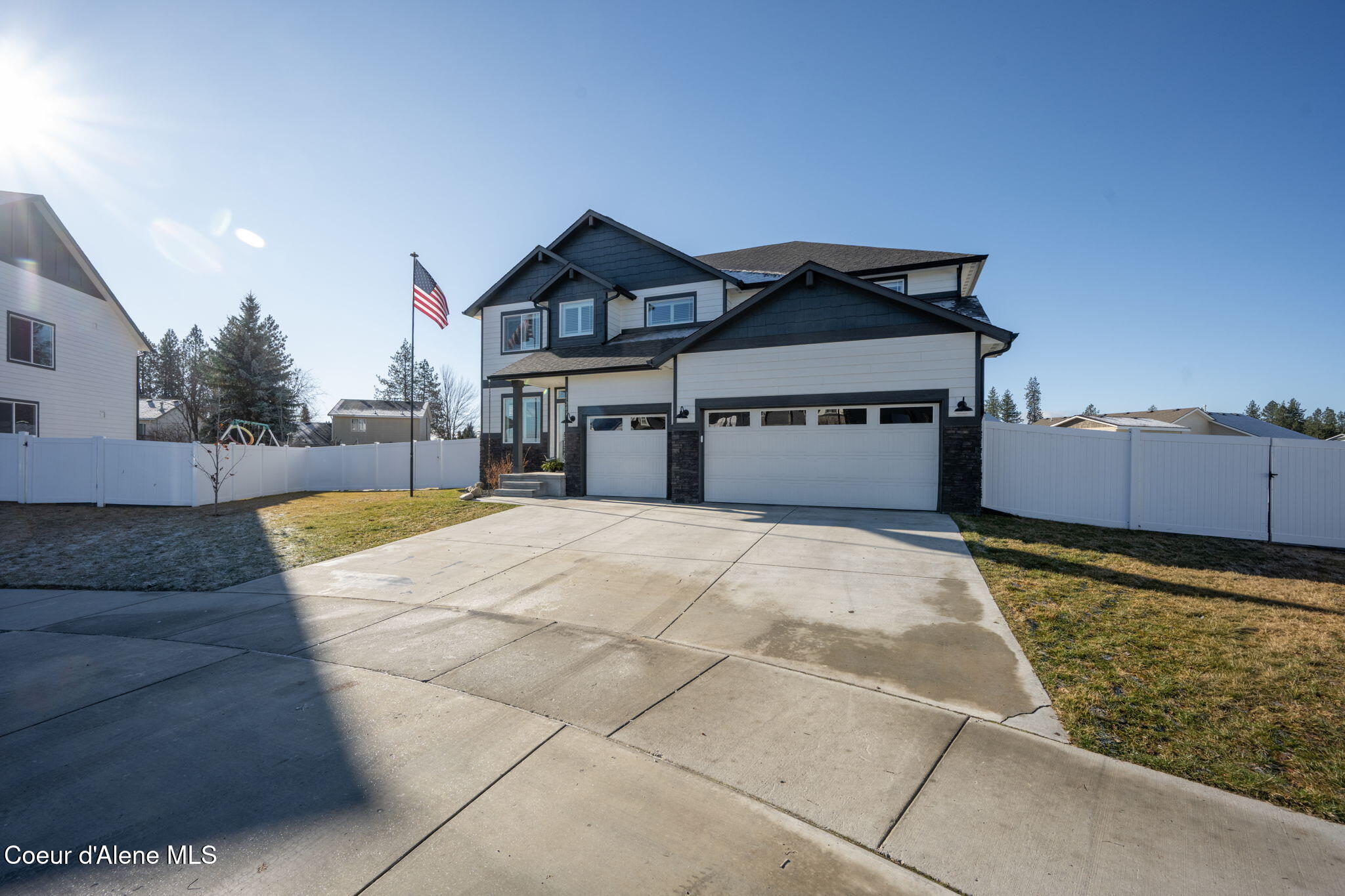 15289 North Liane Lane Rathdrum, ID 83858 - Photo 3 of 64 Double gate on the right