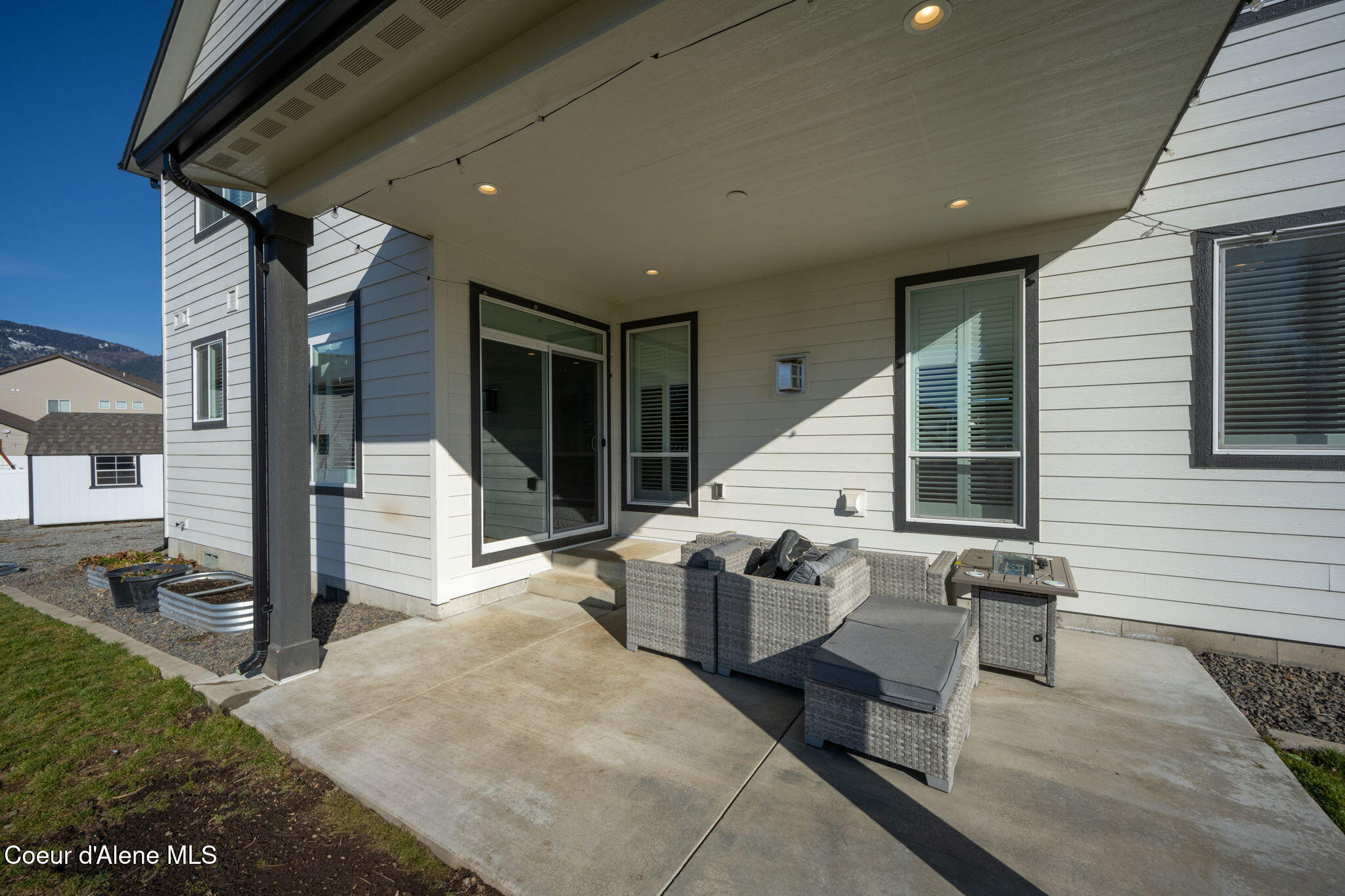 15289 North Liane Lane Rathdrum, ID 83858 - Photo 38 of 64 Full covered patio