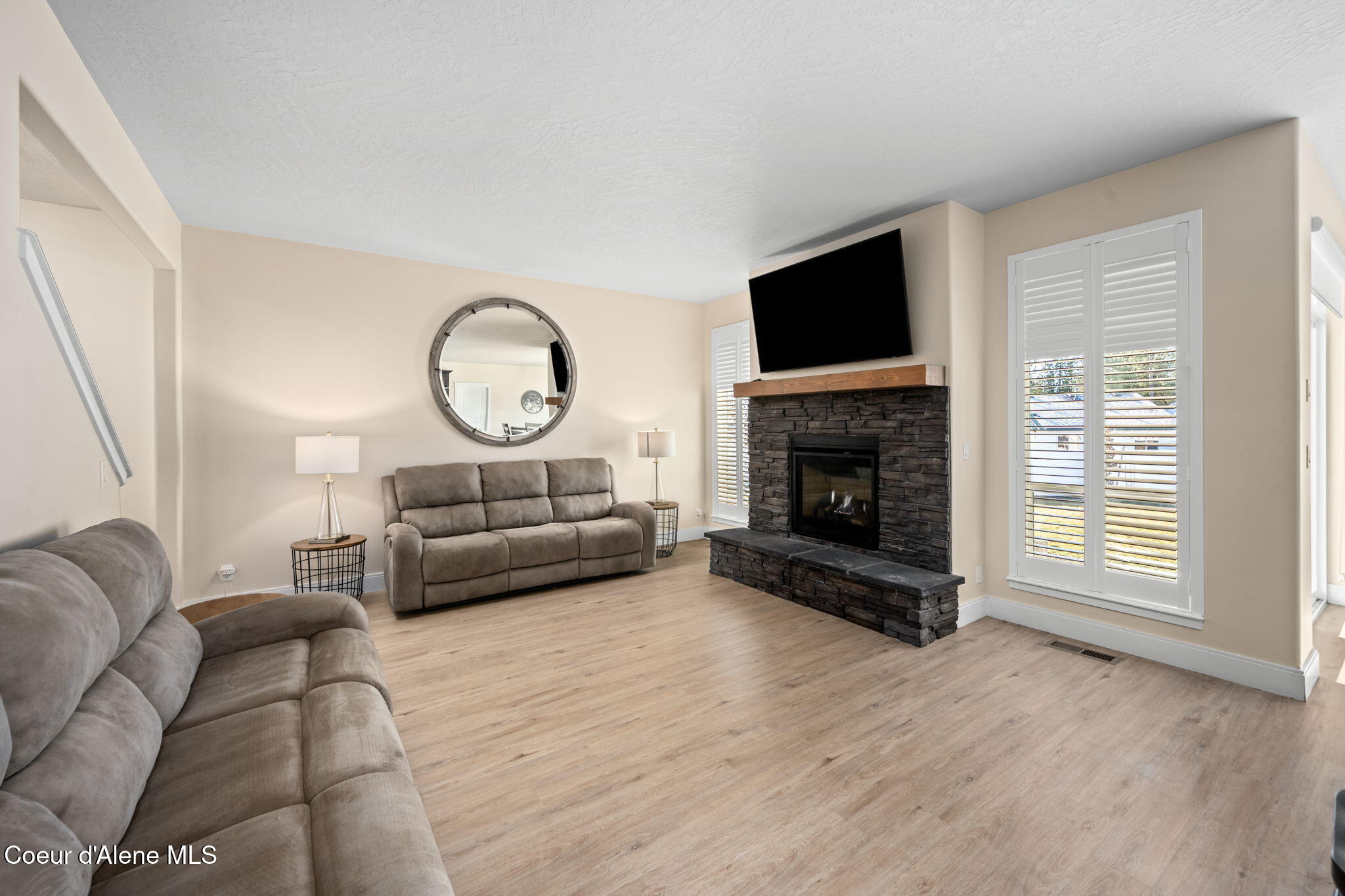 15289 North Liane Lane Rathdrum, ID 83858 - Photo 9 of 64 Living Room