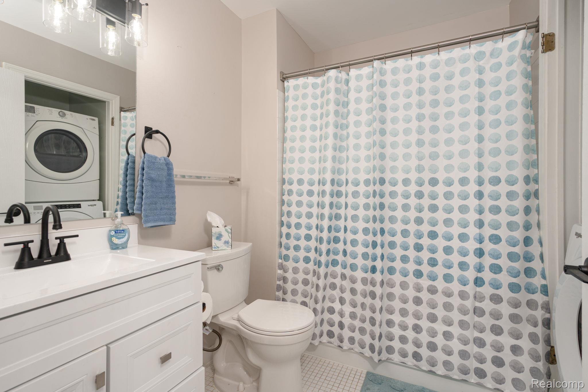 936 Wexford Way Rochester, MI 48307 - Photo 14 of 35 9-web-or-mls-interiors 9.jpg