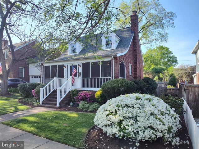 $985,000 | 104 East Oak Street, Alexandria, VA 22301